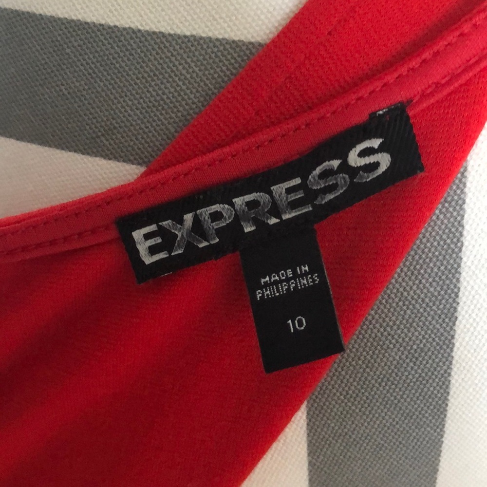 Express dress - Picture 6 of 7